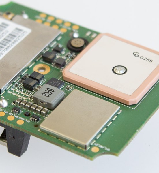 How to find the best GPS tracker with built-in antenna GNSS antenna 25 x 25