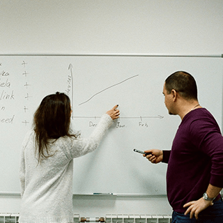 Sobre a gestão de equipes externas e plataforma de rastreamento GPS Navixy